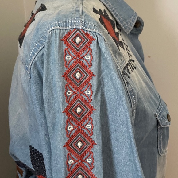 Tasha Polizzi Denim Snap Up Shirt with Rust /Navy Accents size XL - Picture 4 of 7